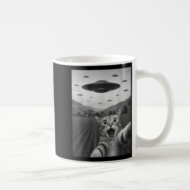 Caneca De Café Funny Surprised Ed Cat Selfie With Alien Ufo Cat U (Direita)