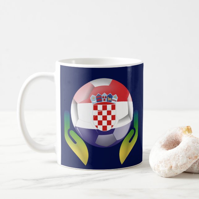 Caneca De Café Futebol da Croácia em mãos protegidas (Com Donut)