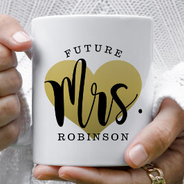 Caneca De Café Futura Sra Coração Dourado Monograma de Casamento