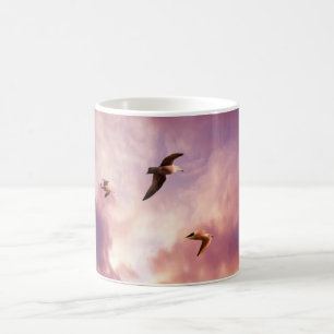 Caneca De Café Gaivotas voando em um céu de pôr do sol