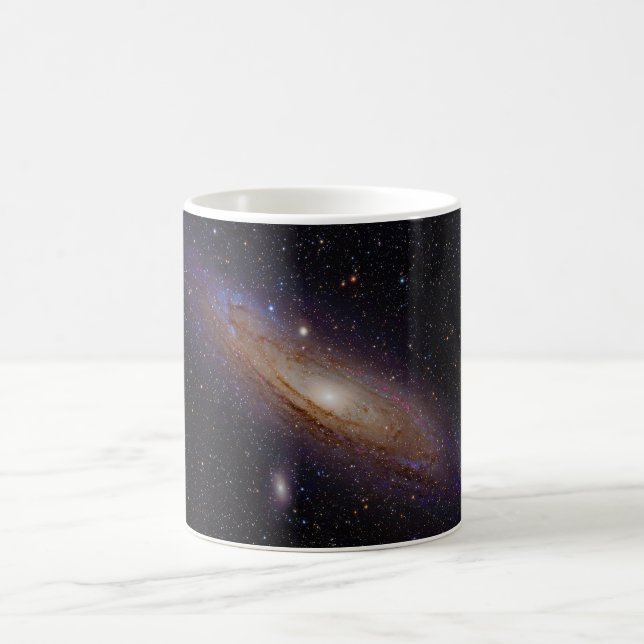 Caneca De Café Galáxia do Andromeda tomada com o filtro do alfa (Centro)