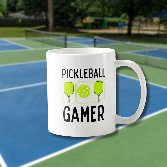 Caneca De Café Gâmetas e Bola do Jogador de Pickleball (Criador carregado)