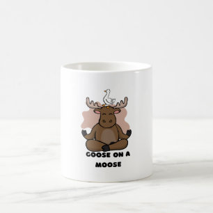 Caneca De Café Ganso em um alce animal engraçado