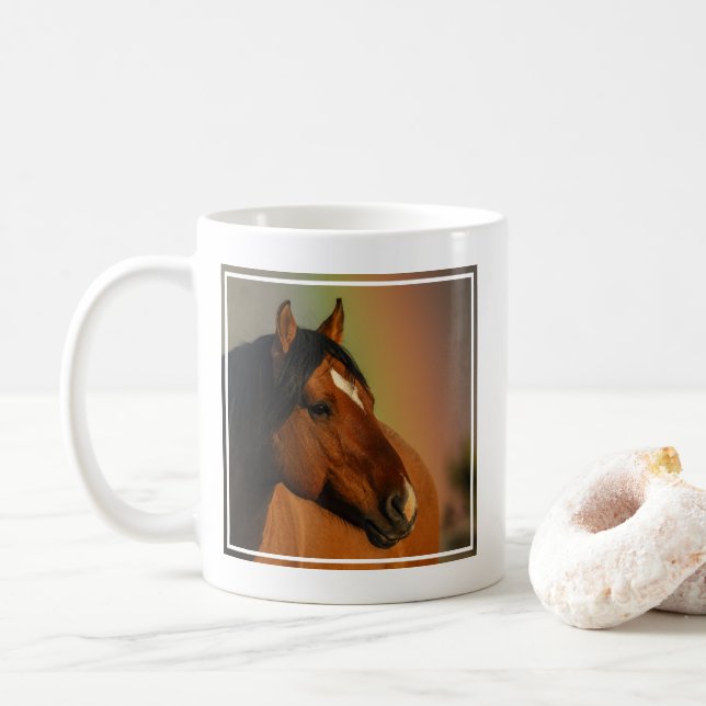 Caneca De Café Garanhão Selvagem, Luz Dourada e Arco-íris (Com Donut)
