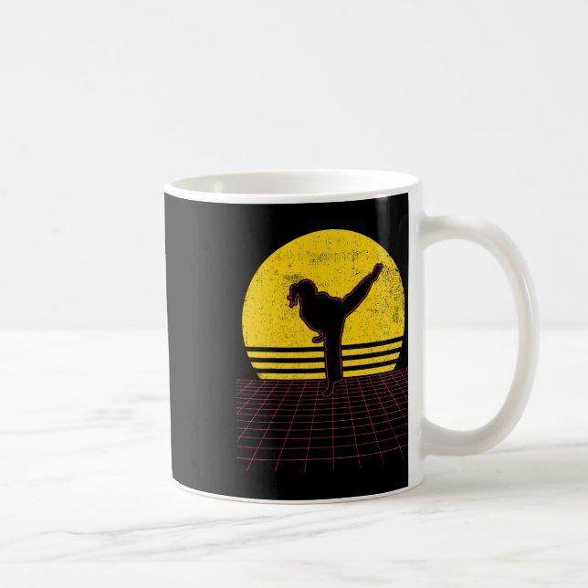 Caneca De Café Garota do Karatê Vintage  (Direita)