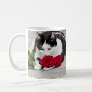 Caneca De Café Gato bonito com a rosa vermelha