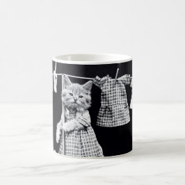 Caneca De Café Gato bonito que faz a lavanderia no impressão do