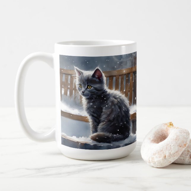 Caneca De Café Gato de Cinza bonitinho em um banco de neve (Com Donut)