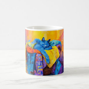 Caneca De Café Gato Dormindo em Pilha de Roupa