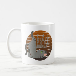 Caneca De Café Gato engraçado bonito fazendo yoga. design de ioga