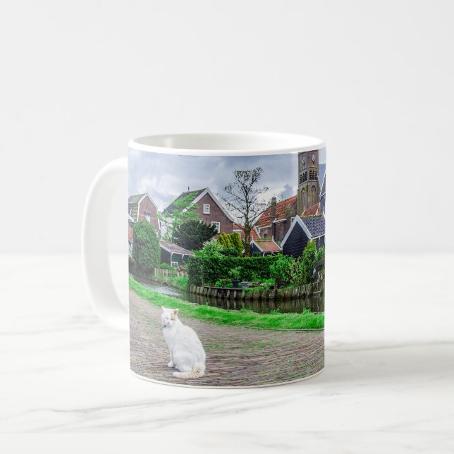 Caneca De Café Gato na vila tradicional de pesca (Frente Esquerda)