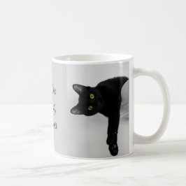 Caneca De Café Gato Negro relaxando no sofá