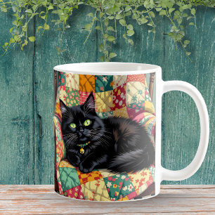 Caneca De Café Gato Preto Bonito na Cadeira Rochosa