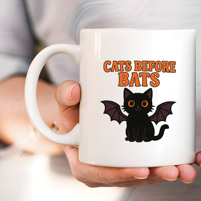 Caneca De Café Gatos antes de morcegos Gato preto de Halloween (Criador carregado)