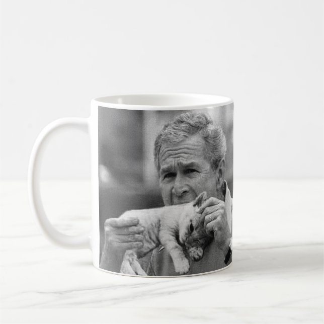 Caneca De Café George W Bush que come um gatinho (Esquerda)