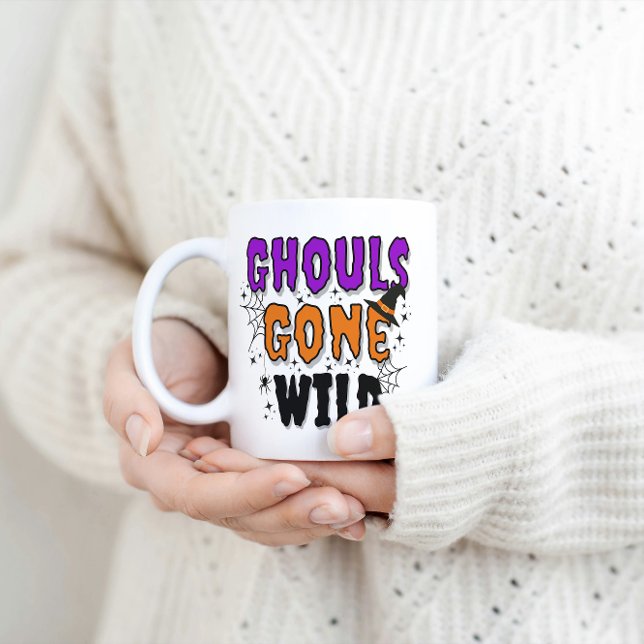 Caneca De Café Ghouls Ficou Selvagem Moderna Halloween Mug (Woman in a white sweater holds a mug with the Ghouls Gone Wild mug.)