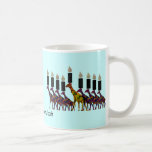 Caneca De Café Girafa Hannukah Menorah<br><div class="desc">Ilustração gráfica de um menorah de Hannukah do girafa.</div>