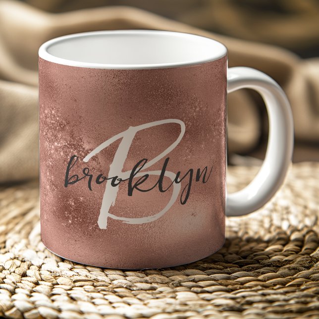 Caneca De Café Glam Rosa Dourado Monograma de Letra Moderna (Criador carregado)