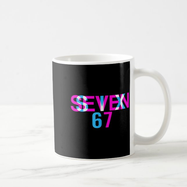 Caneca De Café Glitch Optical Illusion Funny Six Seven 67 Meme Ge (Direita)