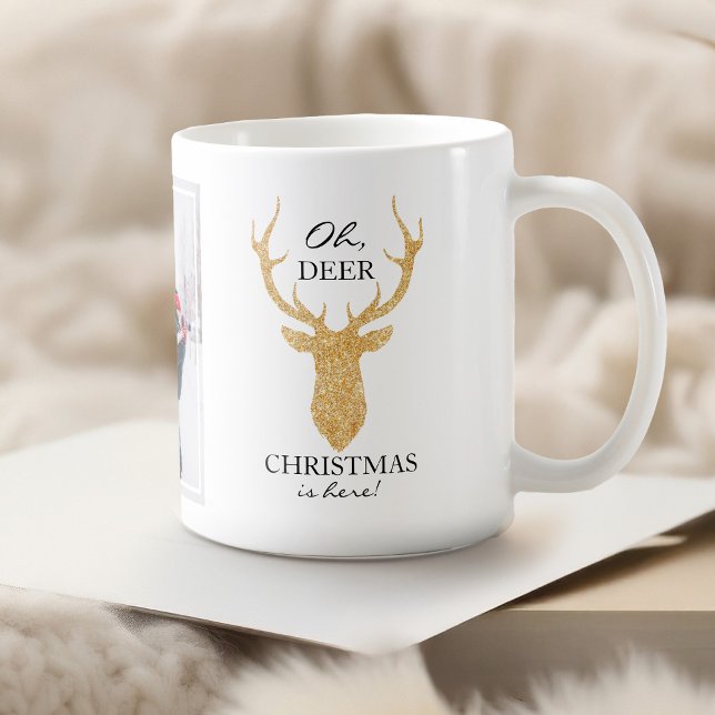 Caneca De Café Glitter Deer Oh Deer Christmas está aqui ("Oh, deer Christmas is here." Enjoy this modern design with a faux glitter gold deer head silhouette)