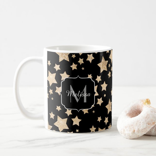 Caneca De Café Glitter dourado de champanhe Estrelas Monograma (Com Donut)