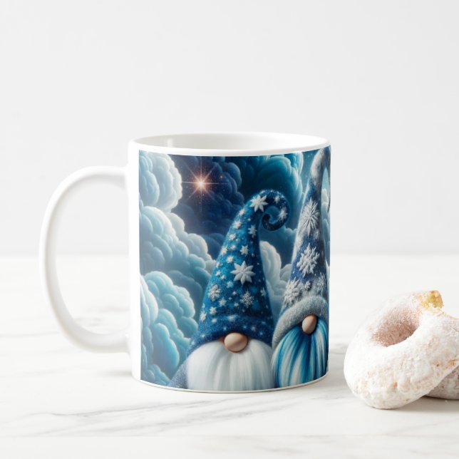 Caneca De Café Gnomos de Natal Maiúsculos e Azuis Cósmicos (Com Donut)