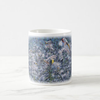 Caneca De Café Goldfinches em thistles.