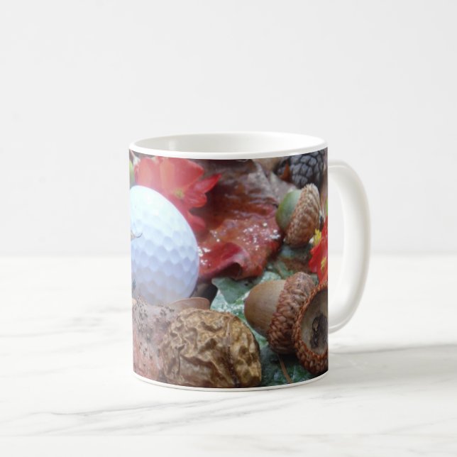 Caneca De Café Golfe Ball e folhas e bolotas (Frente Esquerda)