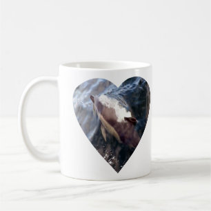Caneca De Café Golfinho Comum Desliza na Superfície do Oceano Vid