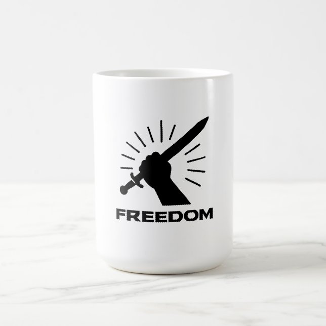 Caneca De Café gráfico da espada da liberdade (Centro)