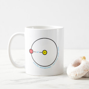 Caneca De Café Gráfico de Distância Social - Fique Seguro - Cor