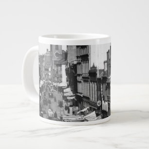 Caneca De Café Grande 1859: Tráfego e compras na Rua Washington