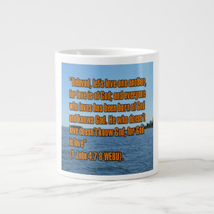 Caneca De Café Grande 1 João 4:7-8 WEBU Mug