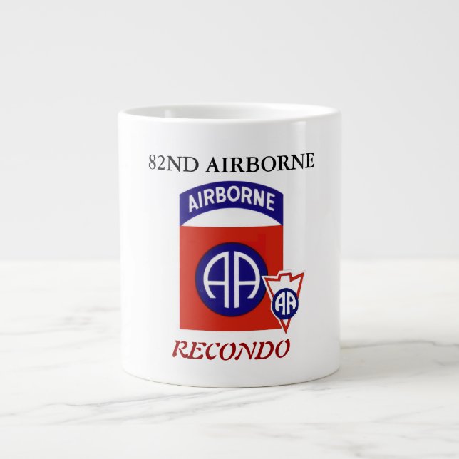 CANECA DE CAFÉ GRANDE 82.O AEROBORNE RECONDO JUMBO MUG (Frente)