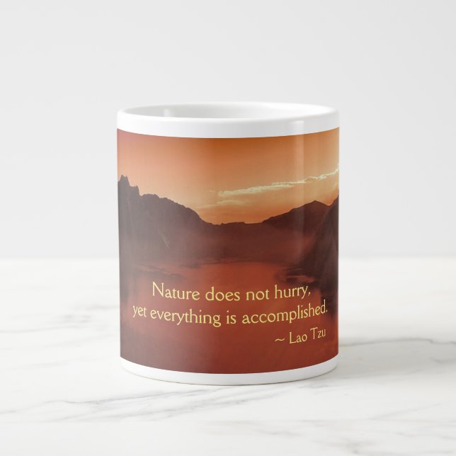 Caneca De Café Grande A natureza não apressa o Jumbo Mug (Frente)