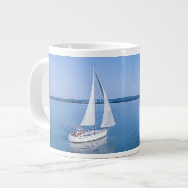 Caneca De Café Grande Água | Iate no lago Balaton da Hungria (Frente Esquerda)