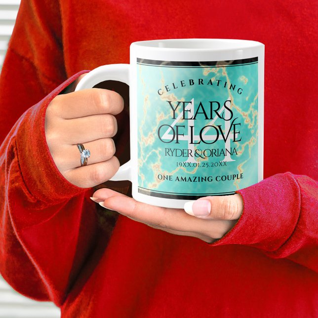 Caneca De Café Grande Aniversário de Casamento da 44 Turquesa Elegante (44th wedding anniversary jumbo mug held by woman sporting a wedding ring and red sweatshirt.)
