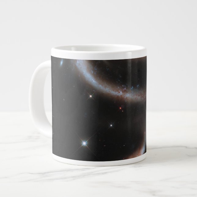 Caneca De Café Grande Arp 273 Interagindo Galáxias Em Andromeda. (Frente Esquerda)