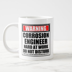 Caneca De Café Grande Aviso Duro De Engenheiro De Corrosão No Trabalho