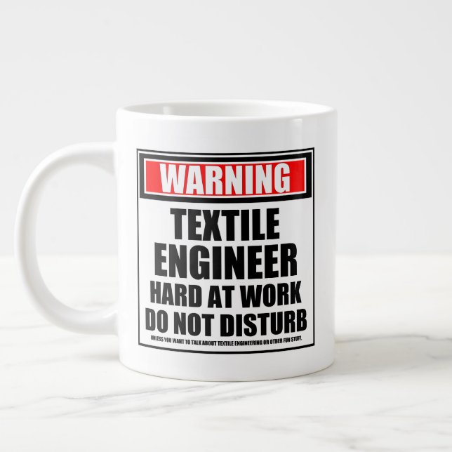 Caneca De Café Grande Aviso sobre Duro de Engenheiro Têxtil no Trabalho (Esquerda)