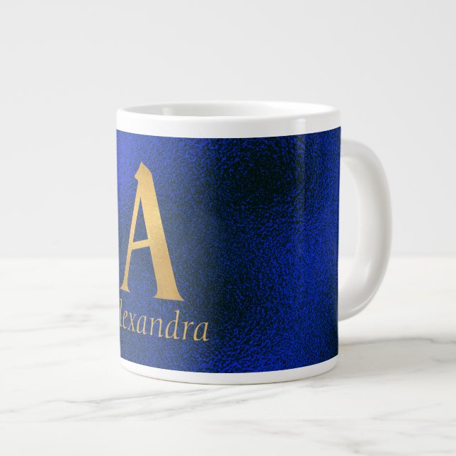 Caneca De Café Grande Azul metálico e Monograma Dourado A (Frente Esquerda)