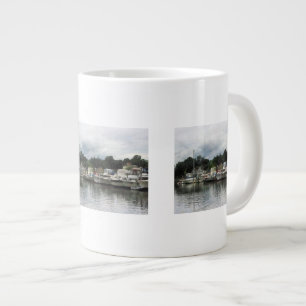 Caneca De Café Grande Barcos em CT de Sexo no Dia Nublado