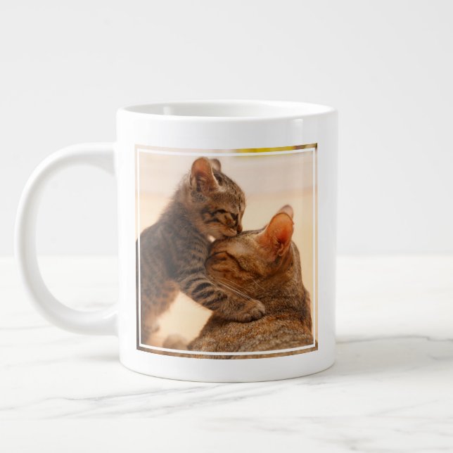 Caneca De Café Grande Bebês Mais Pobres | Tabby Kitten Kiss (Esquerda)