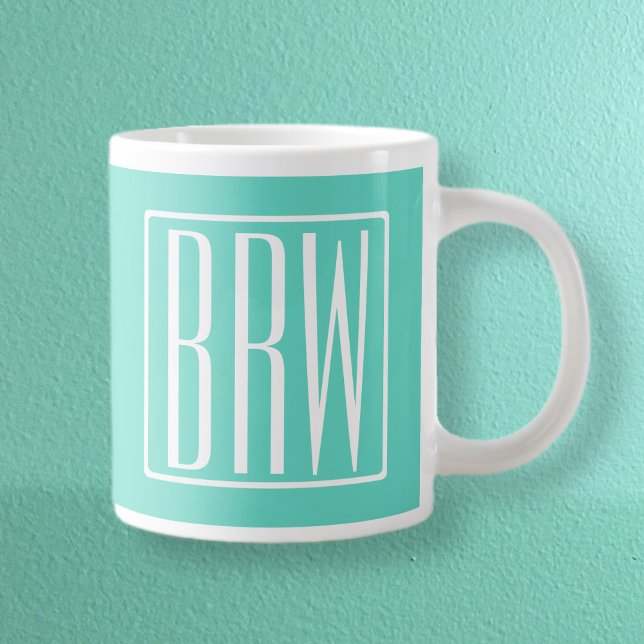 Caneca De Café Grande Bold Modern 3 Iniciais Monograma | Branco Em Aqua (Criador carregado)