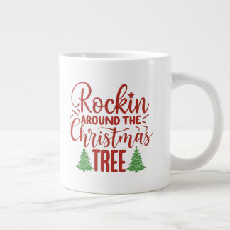 Caneca De Café Grande Brincando em Volta da Árvore de Natal