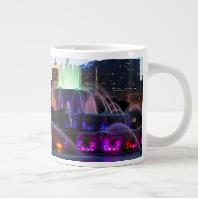 Caneca De Café Grande Buckingham Fountain Lit À Noite (Direita)