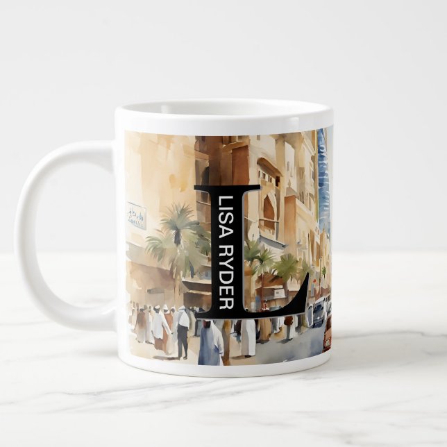 Caneca De Café Grande Bustling Riyadh Street View - Monograma (Esquerda)
