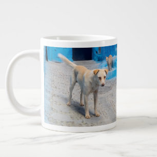 Caneca De Café Grande Cachorro na Cidade Azul