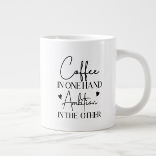 Caneca De Café Grande Café Em Uma Ambição De Mão Na Outra Engraçada