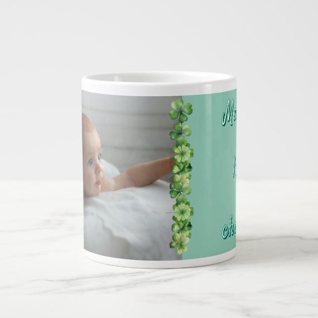 Caneca De Café Grande Caixa de presente de Mamãe verde-trevo (Frente)